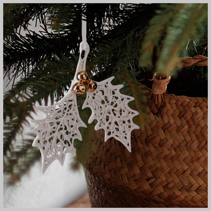 Tangled Holly Leaf with Gold Lustre Berries Ceramic Hanging Decoration